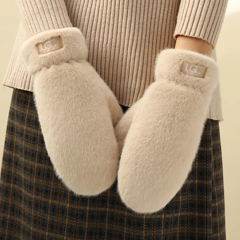 Imitation Rabbit Fur Gloves - Windproof Plush Winter Gloves in One Size