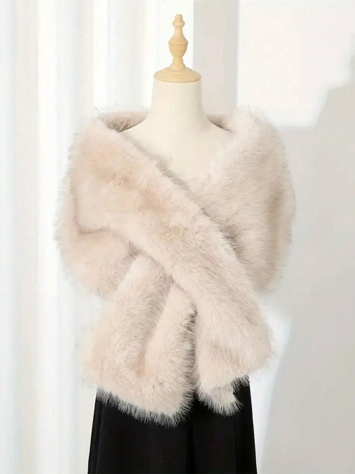 Faux Fox Fur Shawl - 26x160cm Plush Winter Wrap for Evening and Weddings