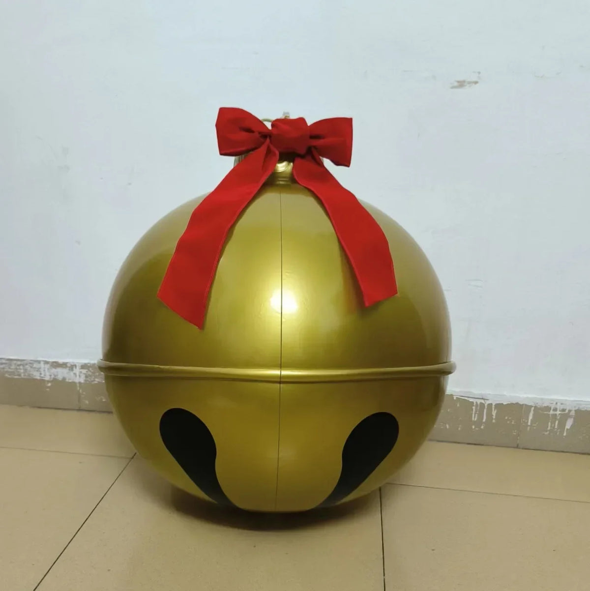 Inflatable Christmas Ball - 40cm PVC Outdoor Bauble for Gardens and Trees