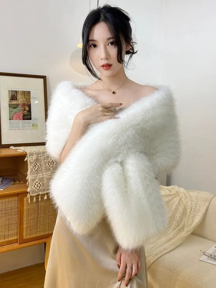Faux Fox Fur Shawl - 26x160cm Plush Winter Wrap for Evening and Weddings
