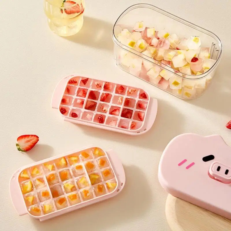Clicking Ice Cube Tray - Easy Release Square Ice Maker for Cocktails